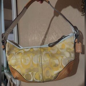 coach soho pastel yellow signature bag 🐥
$120 on my instagram: coachgirlies
